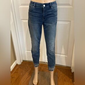 White House Black Market “The Skinny Crop” Embroidered Cuff Jean. Size 6